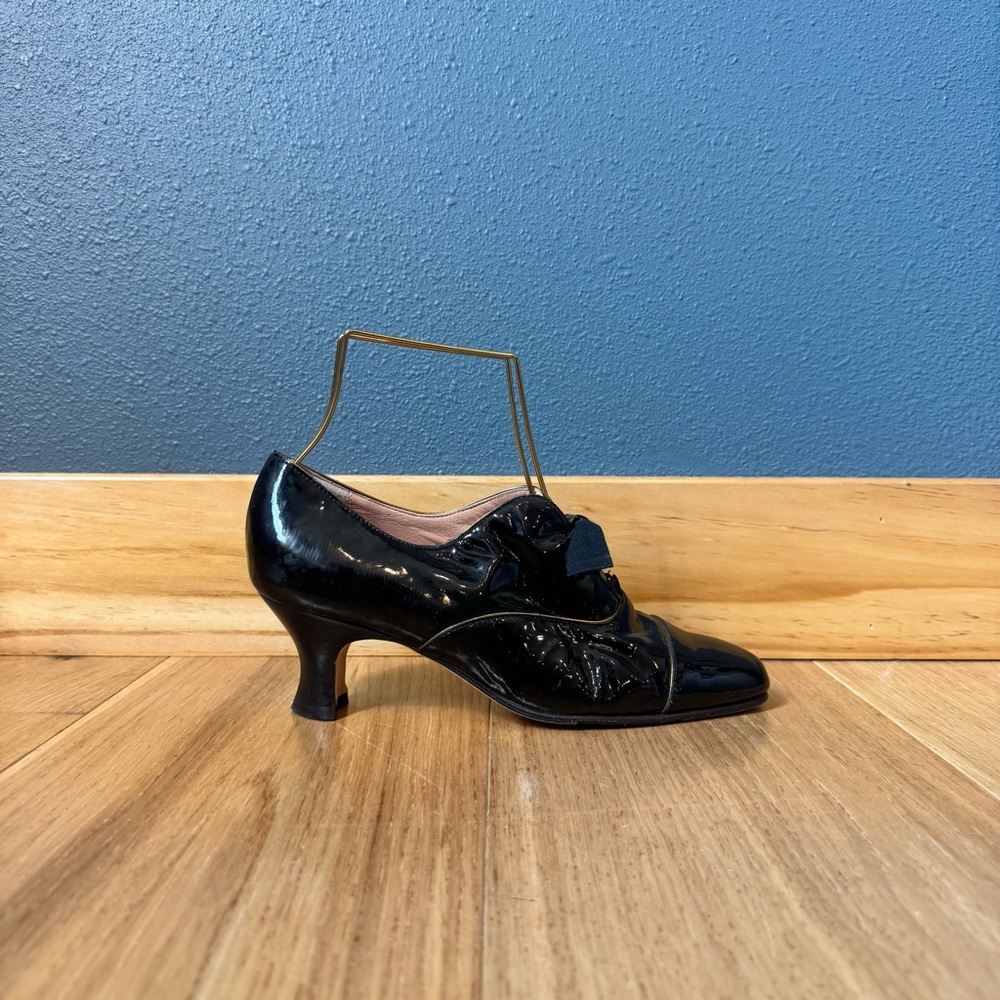 Anyi Lu Handmade in Italy Black Patent Leather Lace Up 2.5” Heel Show Size 39